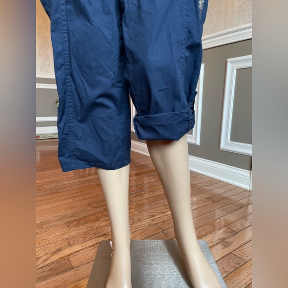 Gloria Vanderbilt! Willa/Navy Capris/Missy size-6/roll up/roll down-hem - Picture 5 of 16
